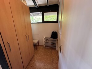 Interior - Vacation bungalow with a wonderful view of Lake Garda and Monte Baldo (Tignale)