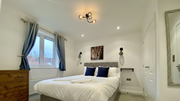 Unclassified image, 1 of 18, button - Bracknell / Wokingham Charming Three Bedroom House (Bracknell)