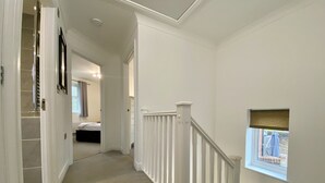 Unclassified image, 3 of 18, button - Bracknell / Wokingham Charming Three Bedroom House (Bracknell)