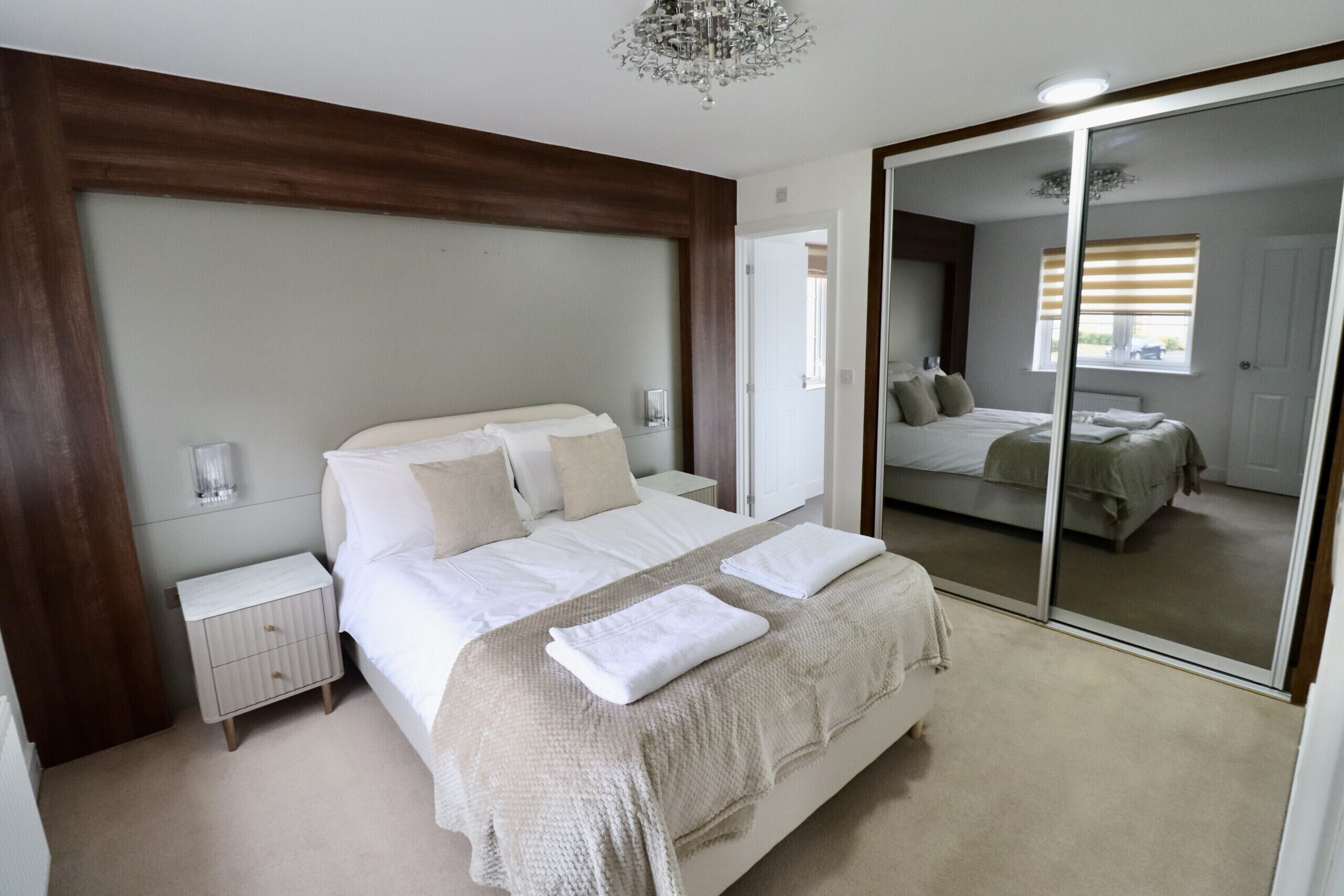 5 chambres, fer et planche à repasser, Wi-Fi gratuit, draps fournis