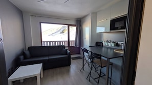 TV - Mountain apartment Les Ménuires (Les Belleville)