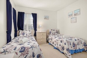 5 bedrooms, iron/ironing board, free WiFi, bed sheets - 655 - Spacious 5-Bed Home with Private West-Facing Pool in Gated Community Near Orlando Attractions (Davenport)