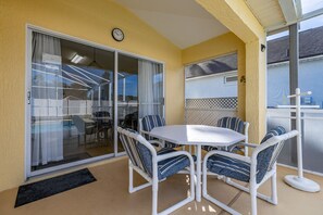 Outdoor dining - 655 - Spacious 5-Bed Home with Private West-Facing Pool in Gated Community Near Orlando Attractions (Davenport)
