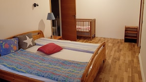 Room - Large vacation home by the lake, southern Sweden, dock, boat, pool (Vislanda)
