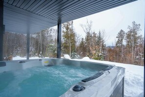 Outdoor spa tub - Spa, Incredible View, Babyfoot | Chalet la Fogata (Saint-Côme)