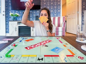 Games room - PVT Waterfront Deck~Firepit~Workspace~Free Parking (Gloucester)