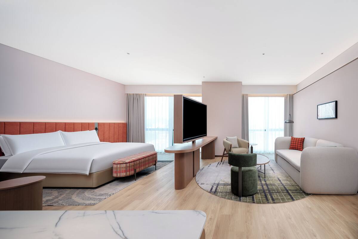 Premium Room, 1 King Bed with Sofa bed | Free WiFi