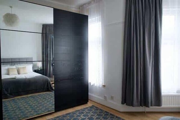 4 makuuhuonetta, silitysrauta/-lauta, vauvan matkasänky, ilmainen Wi-Fi