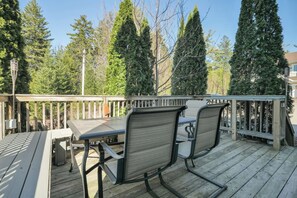 Outdoor dining - #2 Bar Harbor Pine Ridge Retreat (Bar Harbor)