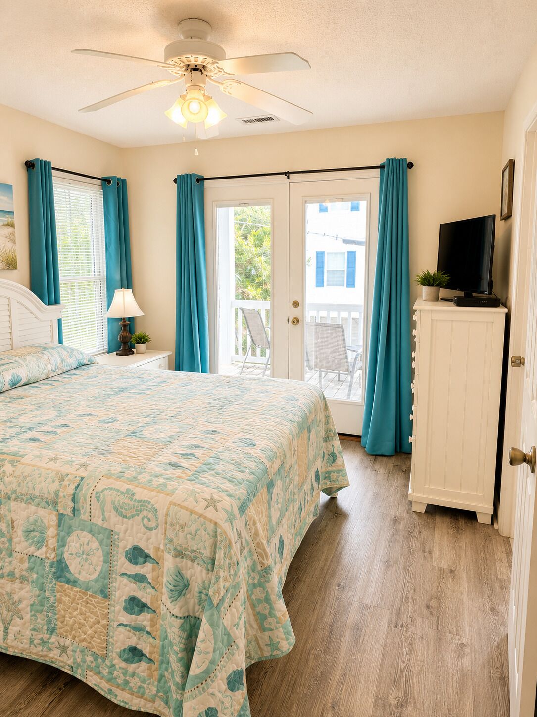 5 bedrooms, iron/ironing board, free WiFi