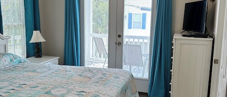 5 bedrooms, iron/ironing board, free WiFi