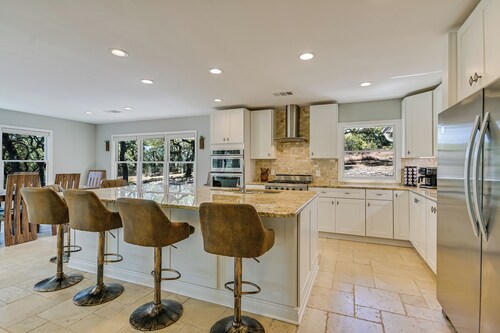 3-bedroom house at the iconic Texas Hills Vineyard.