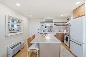 Fridge, microwave, oven, stovetop - Luxury Gulf-View Condo - Walk to Bonita Beach (Bonita Springs)