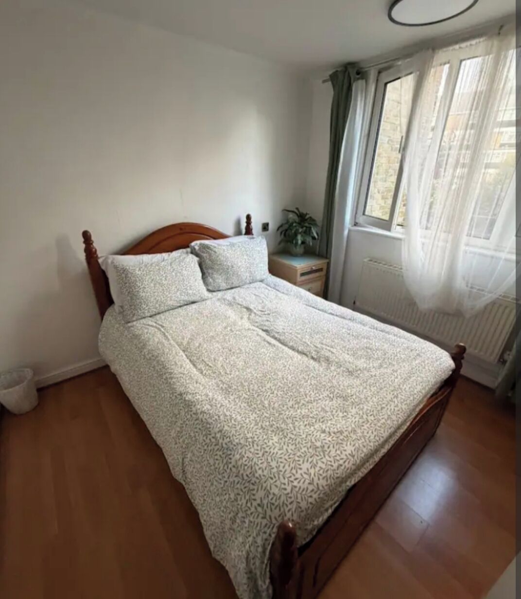 Strykjärn/strykbräda, wi-fi och sängkläder