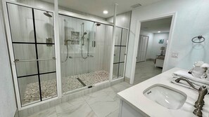 Hair dryer, towels - Jefferson Beach Escape - Waterfront Paradise (Fort Myers Beach)