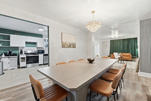 Charming 3BR Family Home Near Downtown STL