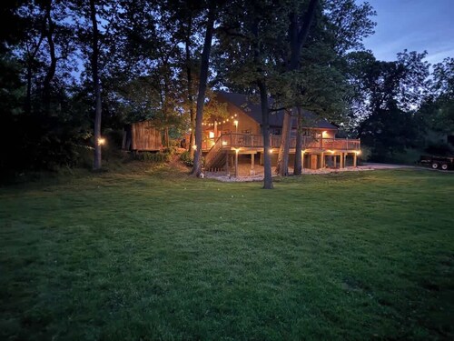 Pearl’s Place- a Creekside Cabin