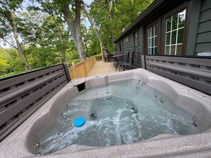 Terrace/patio - Pearl’s Place| Rustic Creekside Cabin, Near Golf/Activities (Union Township)