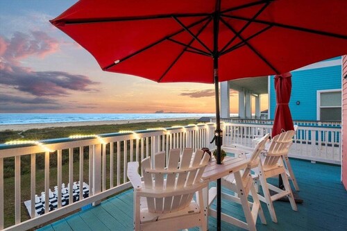 Beachfront | Swim Spa | Game Room | Sleeps 15