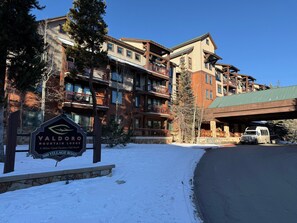 Exterior - Charming condo in perfect Breckenridge with fitness rm , hot tubs and 24/7 mgmt (Breckenridge)