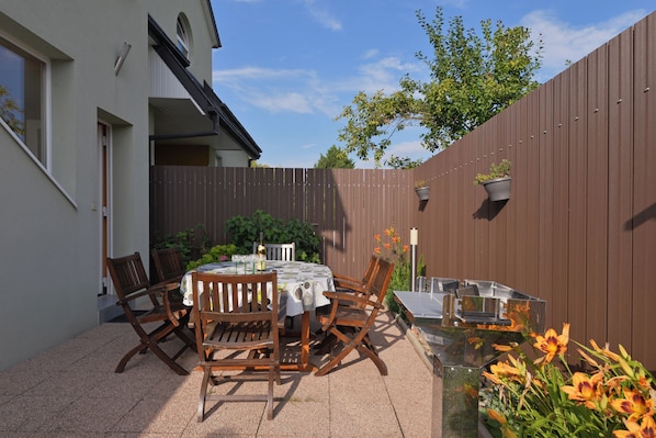Outdoor dining - Gîtes "Aux berges de l'Ill" for up to 6 people in Logelheim near Colmar (Logelheim)