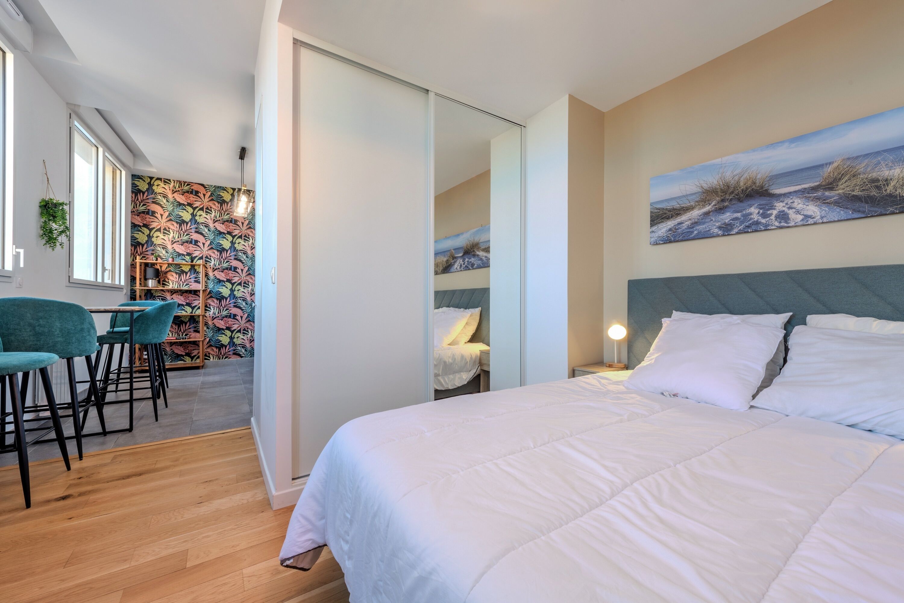 Iron/ironing board, free WiFi, bed sheets