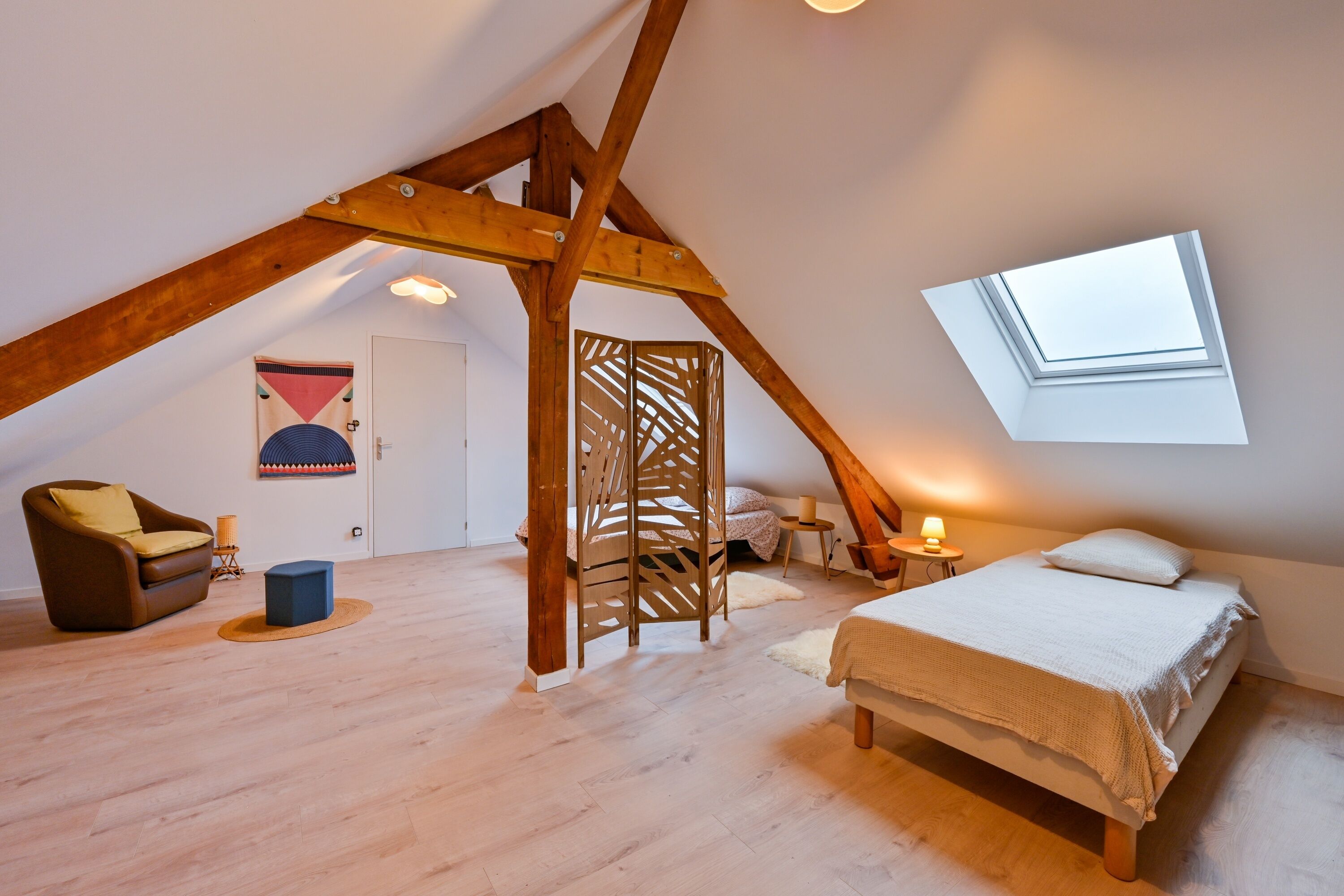 Iron/ironing board, free WiFi, bed sheets