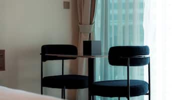 Studio, 1 King Bed, Balcony, City View | Balcony