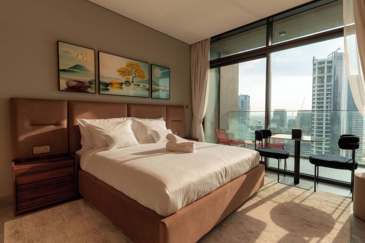 Superior studio, 1 kingsize bed, balkon, uitzicht op het water | Luxe beddengoed, een strijkplank/strijkijzer, gratis wifi, beddengoed
