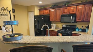 Private kitchen - Cozy 2-bedroom condo with AC in fabulous Naples (Naples)