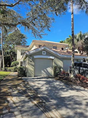Exterior - Cozy 2-bedroom condo with AC in fabulous Naples (Naples)