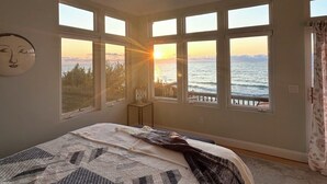 Unclassified image, 4 of 14, button - Tranquil Lake Michigan 3-bedroom house perfect for a relaxing stay (Mears)