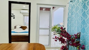 อพาร์ทเมนท์, 2 ห้องนอน, วิวเมือง | บริเวณนั่งเล่น