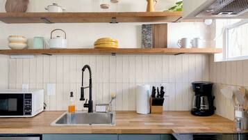 Refrigerador, horno, parrilla de estufa y lavavajillas