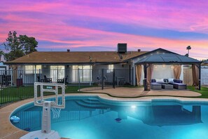 Pool - Pool, IceBath, Mini Putt, Patio | Downtown Phoenix (Phoenix)