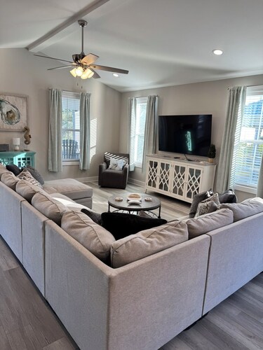 Beachview Bliss at The Billfish Luxury 4BR Home in Gulfport