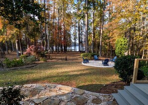 Property grounds - Lakefront Masters Retreat: Newly Renovated (McCormick)
