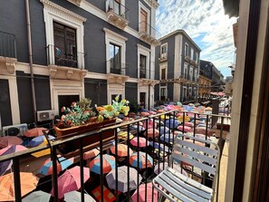 Family Apartment, 2 Bedrooms, City View | Property grounds - Spàzio apartments duomo (Catania)