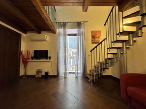 Family Apartment, 2 Bedrooms, City View | Interior - Spàzio apartments duomo (Catania)