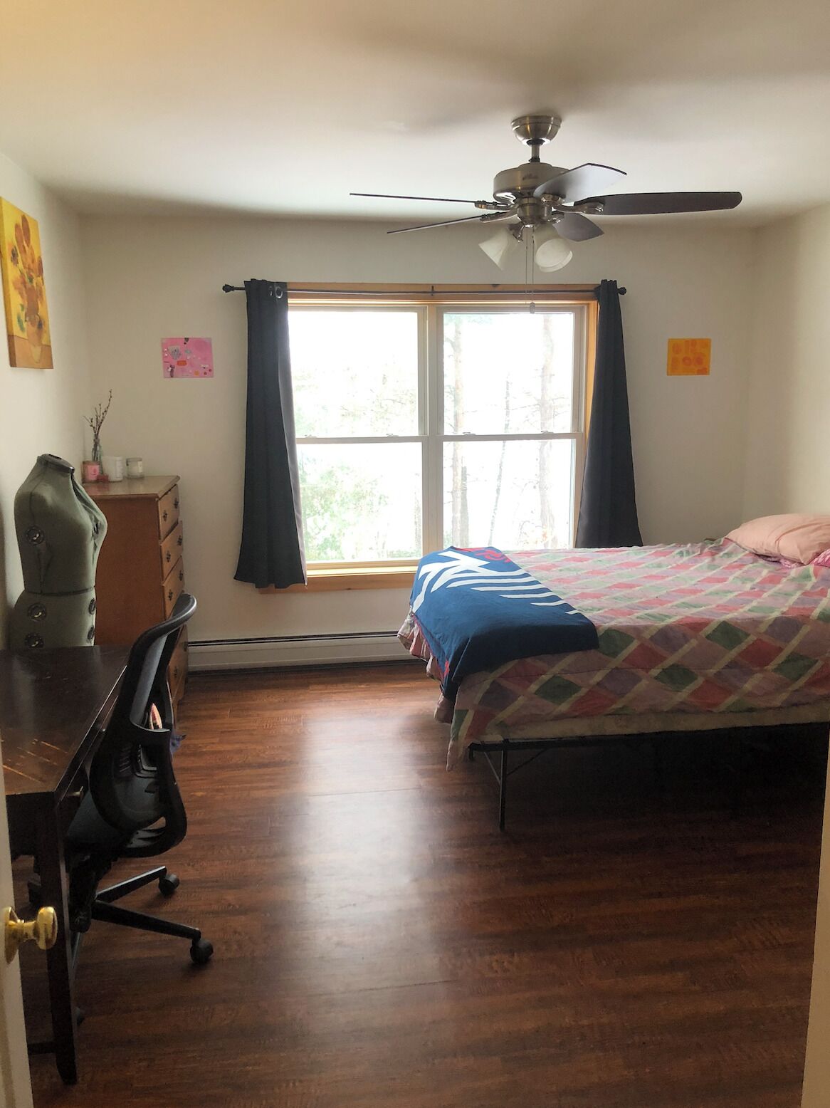 4 quartos, ferros/tábuas de passar roupa, Wi-Fi, roupa de cama