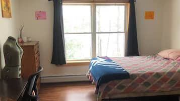 4 quartos, ferros/tábuas de passar roupa, Wi-Fi, roupa de cama