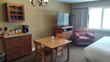 Travel cot, free WiFi, bed sheets