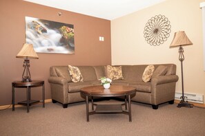 Televisión y oficina 