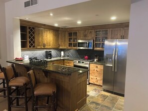 Private kitchen - 3 Bedroom Condo under tram w/ lift tickets! (Jackson)