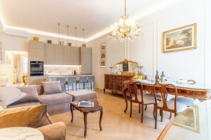 Living area - VIEW OF CAMPO DE FIORI 2 (Roma)