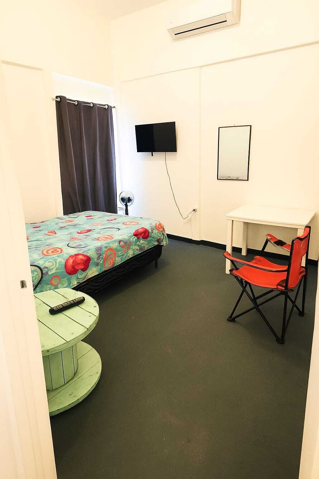 2 chambres, bureau, accès au Wi-Fi (inclus), literie fournie