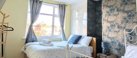 4 chambres, fer et planche à repasser, Wi-Fi, draps fournis