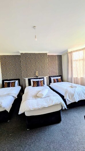 4 Schlafzimmer, Bügeleisen/Bügelbrett, WLAN, Bettwäsche