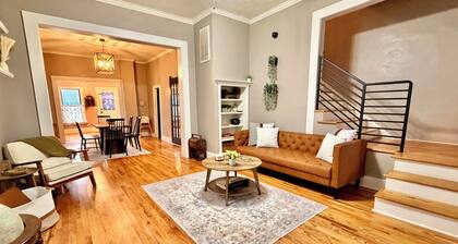 Pearl's Place - A Historic, Red-Brick Street Gem