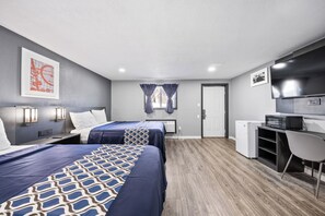 Standard Double Room | Desk, free WiFi - Western Inn by Capital O Cleburne TX (Cleburne)